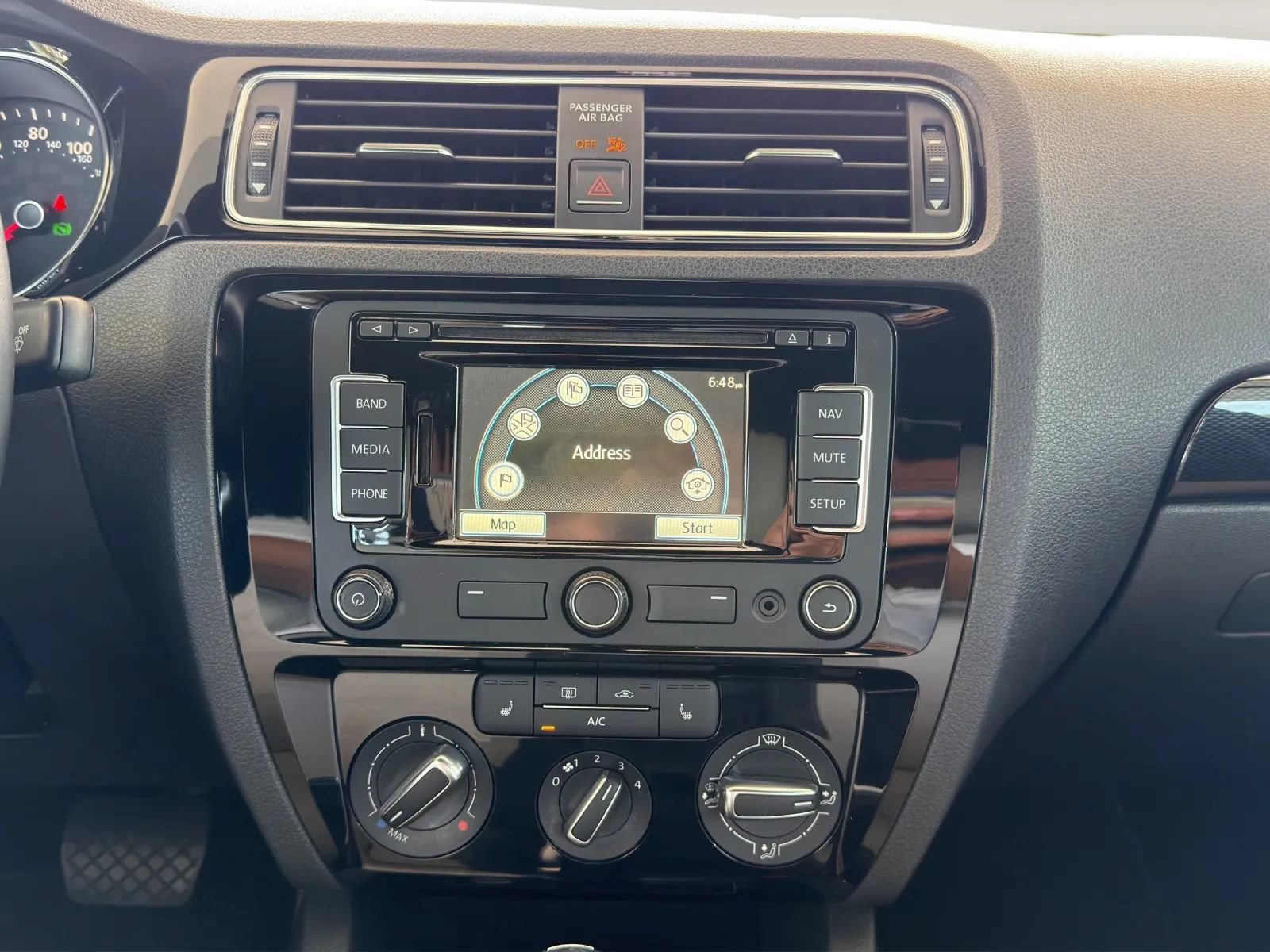 Used 2015 Volkswagen Jetta Sport FWD image 15