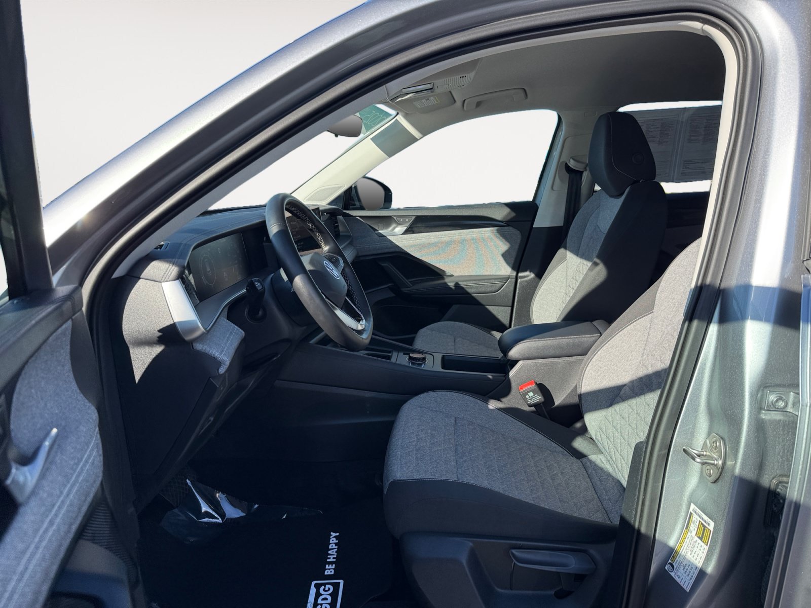 Certified 2025 Volkswagen Tiguan S FWD image 10