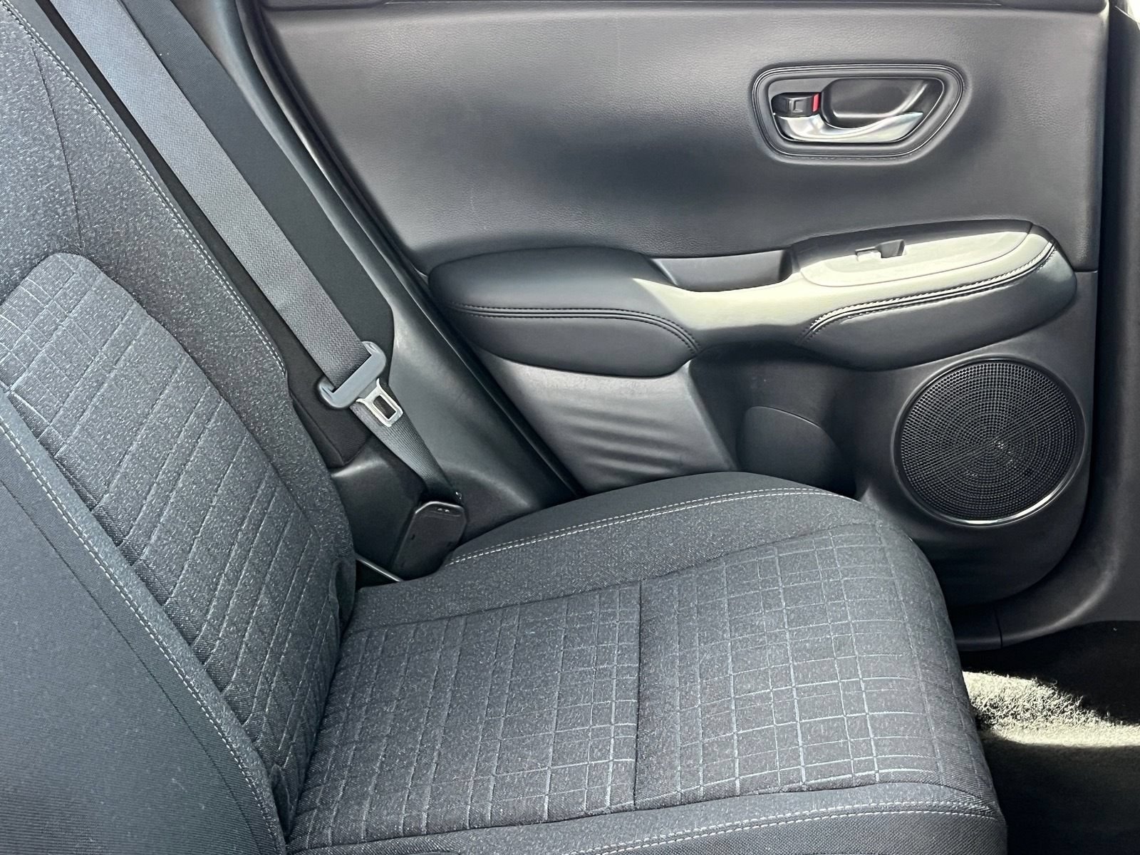 Used 2025 Honda HR-V LX image 11