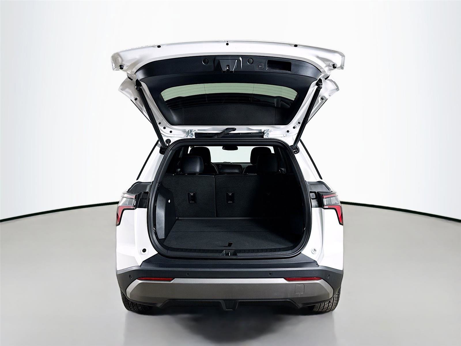 Used 2026 Chevrolet Equinox LT w/ Convenience Package II image 25