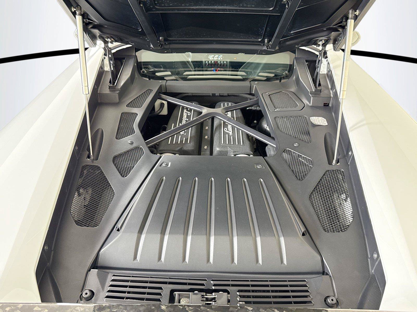 Used 2018 Lamborghini Huracan LP 580-2 RWD image 25