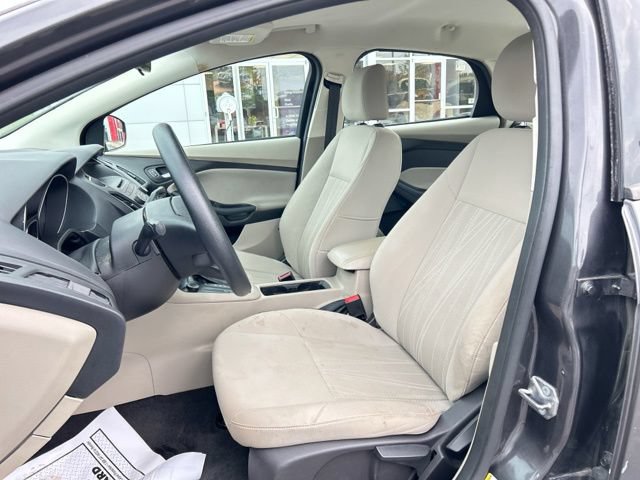 Used 2015 Ford Focus SE FWD image 23