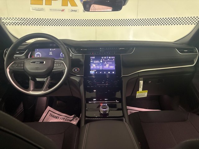 New 2025 Jeep Grand Cherokee Laredo X image 34