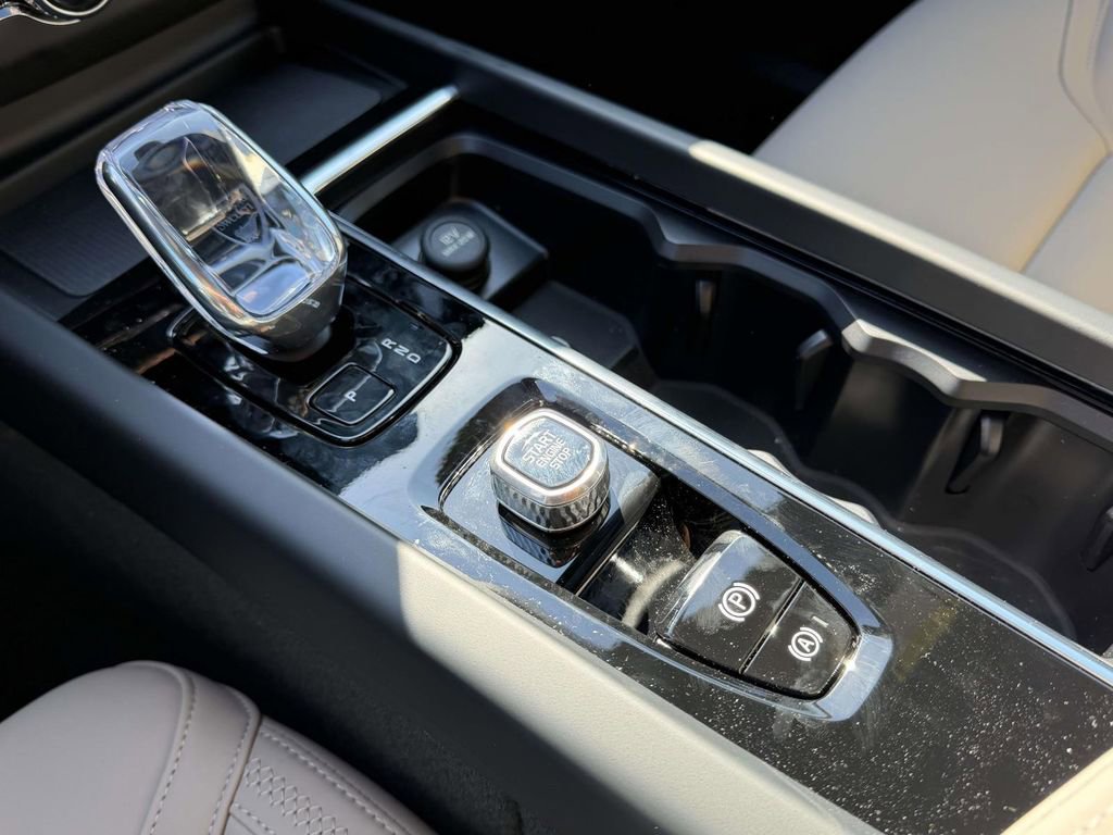 New 2026 Volvo XC60 T8 Core w/ Climate Package AWD/4WD image 6