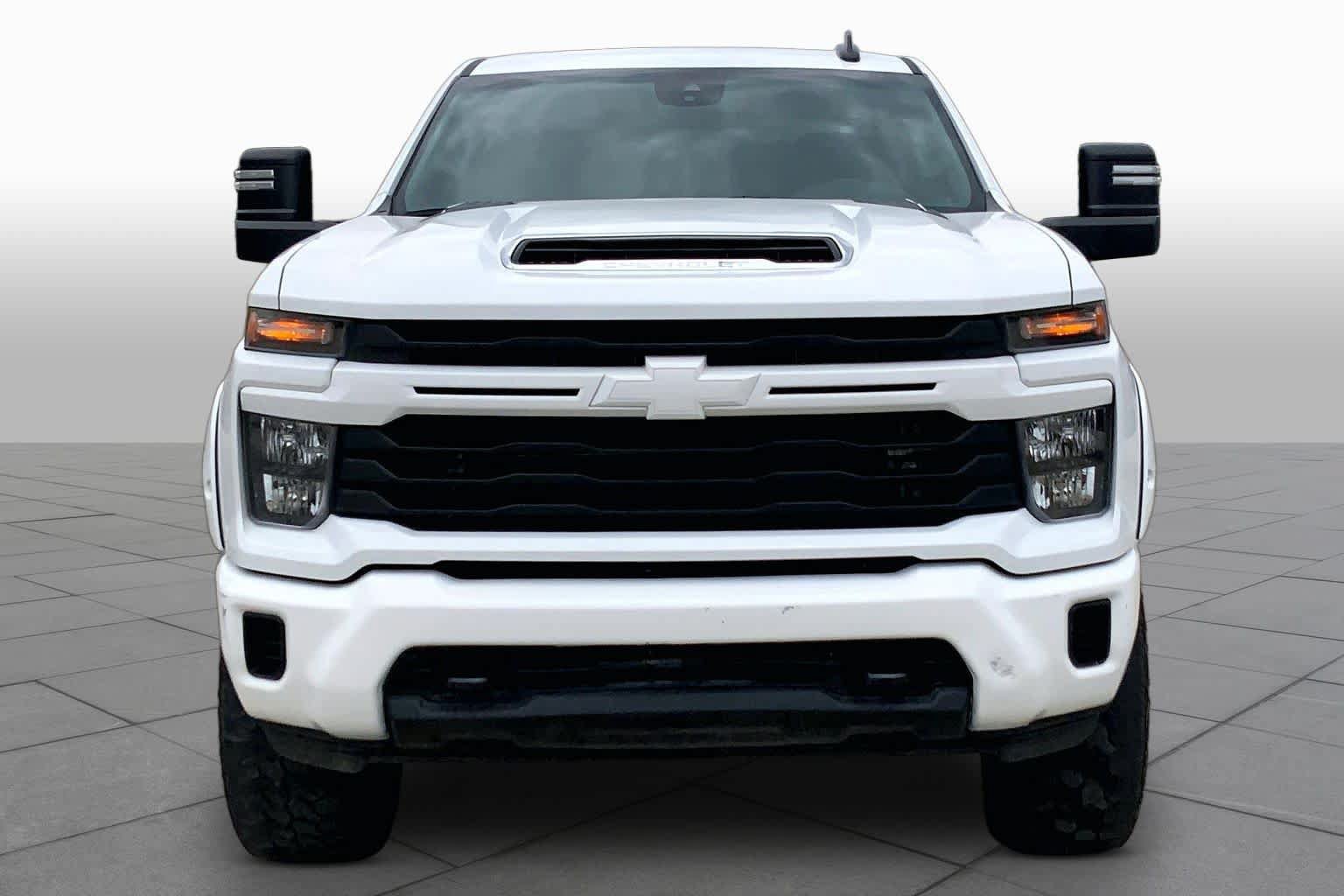 Used 2024 Chevrolet Silverado 2500 LT AWD/4WD image 4