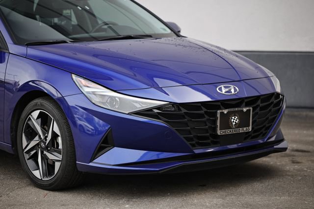 Used 2023 Hyundai Elantra SEL w/ Convenience Package image 2