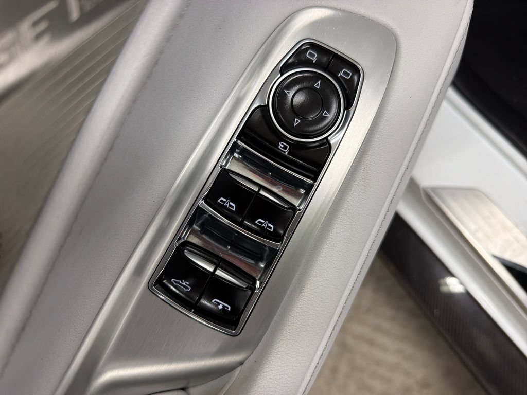 Used 2023 Chevrolet Corvette Stingray Preferred Conv w/ Z51 Performance Package RWD image 16