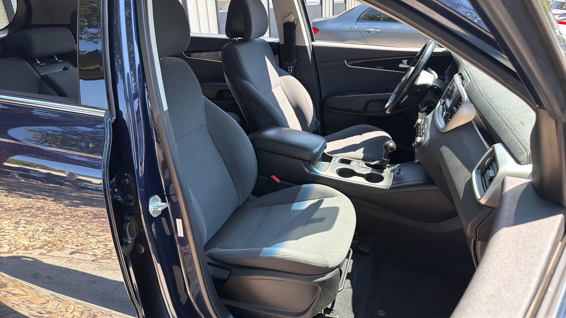Used 2016 Kia Sorento AWD w/ LX Convenience Package image 29
