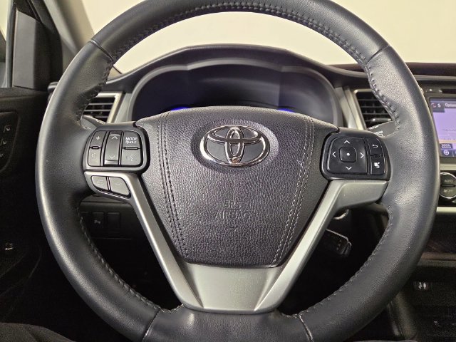 Used 2016 Toyota Highlander Limited AWD/4WD image 22