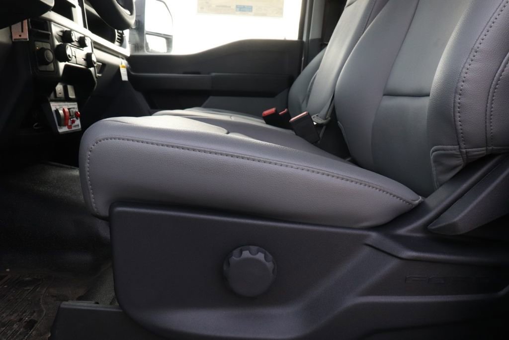 New 2026 Ford F550 4x4 Regular Cab Super Duty image 33