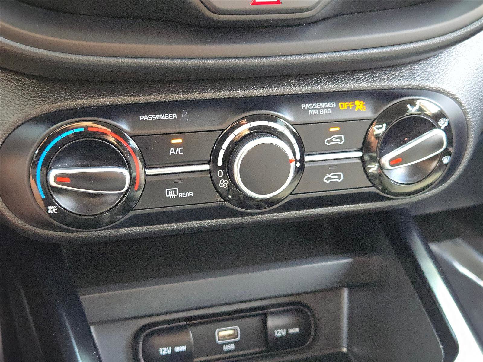 Used 2025 Kia Soul LX w/ LX Technology Package image 30