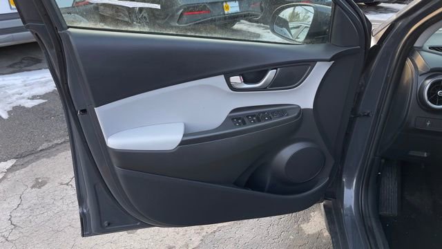 Used 2023 Hyundai Kona SEL w/ Convenience Package image 19