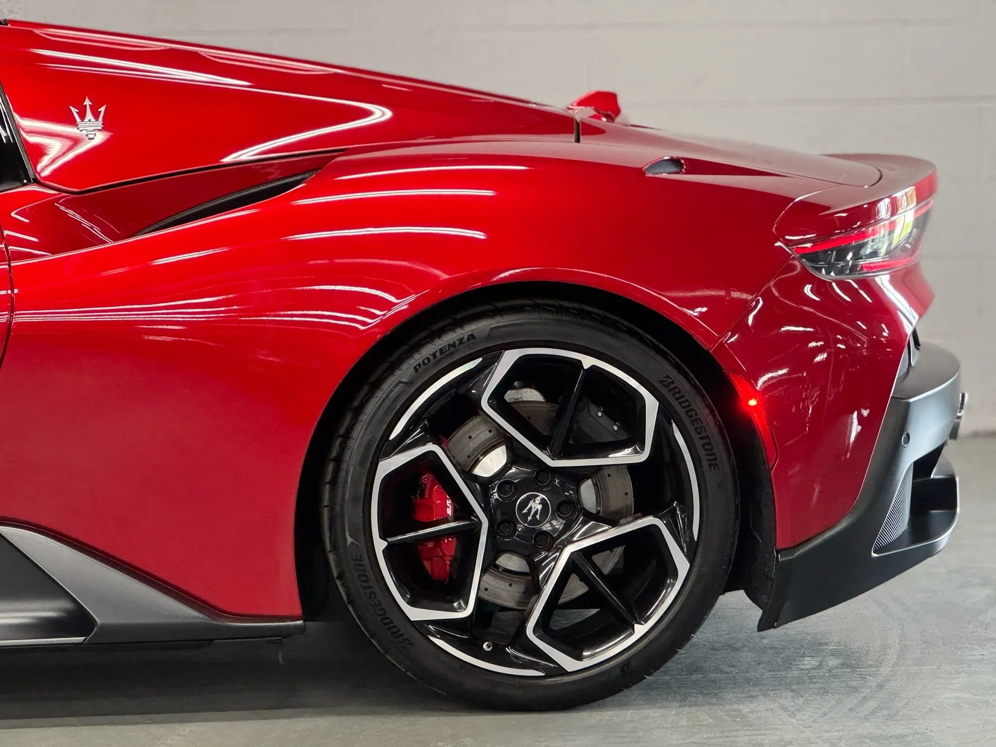 Used 2023 Maserati MC20 Spyder image 12