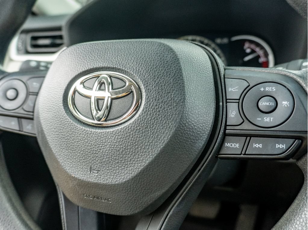 Used 2024 Toyota RAV4 XLE AWD/4WD image 28