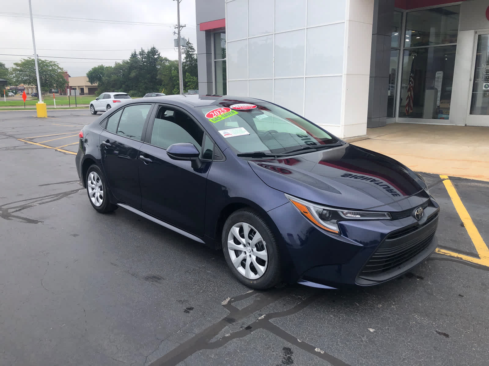Certified 2025 Toyota Corolla LE FWD image 3
