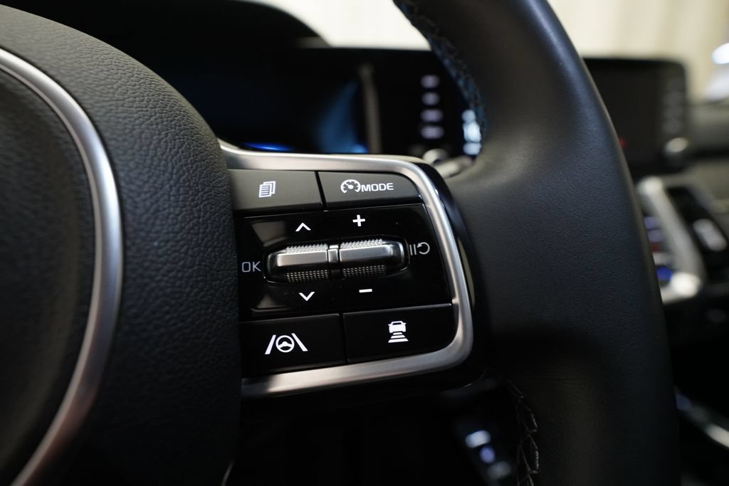 Used 2023 Kia Sorento SX AWD/4WD image 19