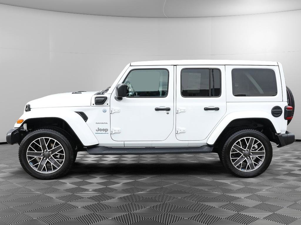 Used 2023 Jeep Wrangler Unlimited Sahara w/ Cold Weather Group AWD/4WD image 3