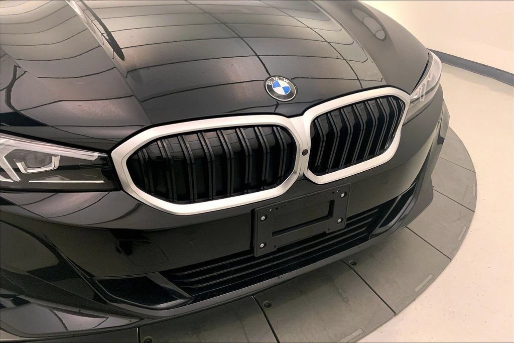 Used 2025 BMW 330i xDrive Sedan w/ Premium Package AWD/4WD image 29