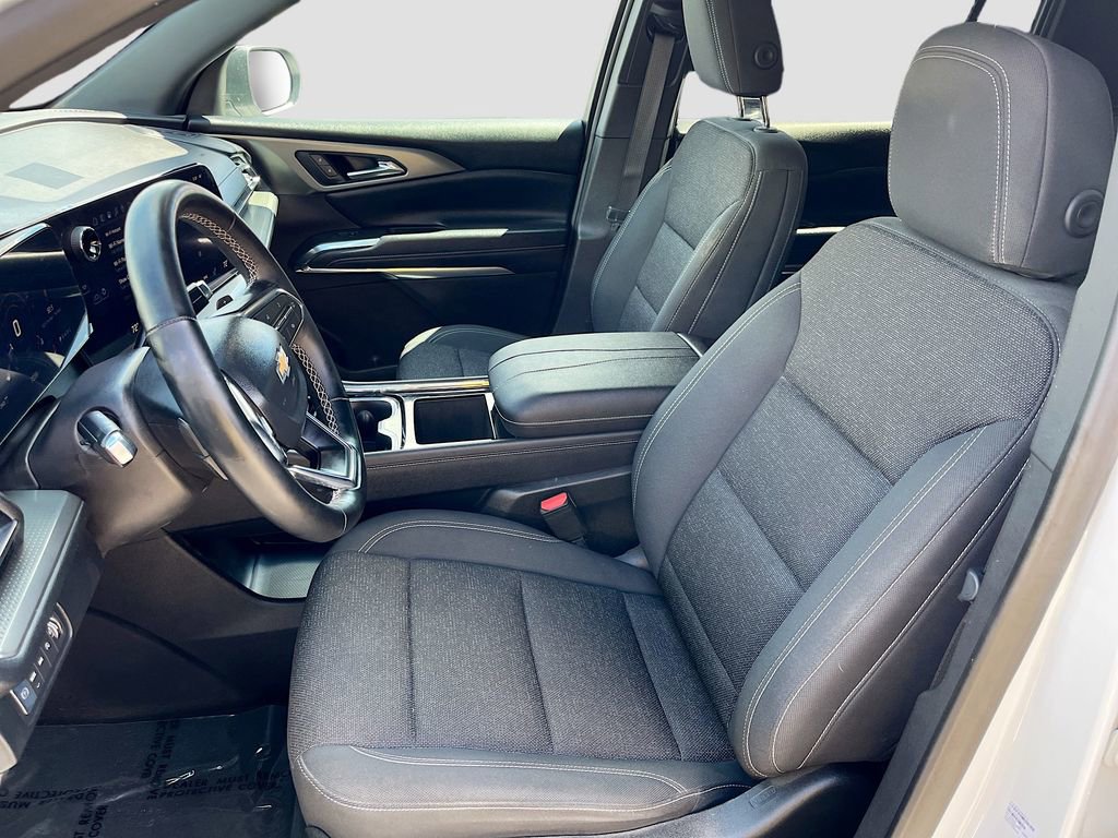 Used 2025 Chevrolet Traverse LT w/ Driver Confidence Package AWD/4WD image 20