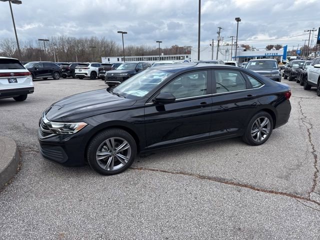 Certified 2023 Volkswagen Jetta SE image 10