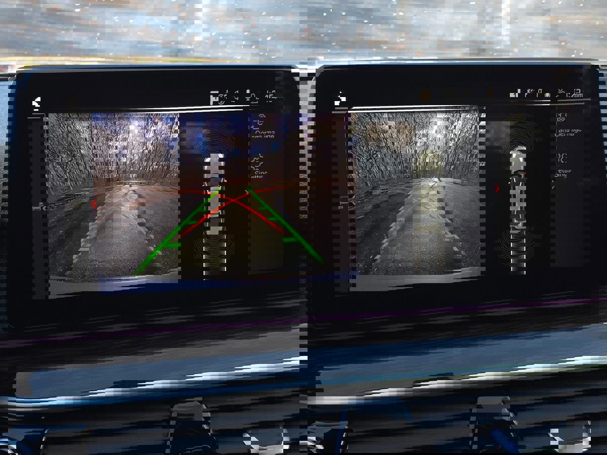 Used 2023 BMW 530e xDrive w/ Premium Package image 33