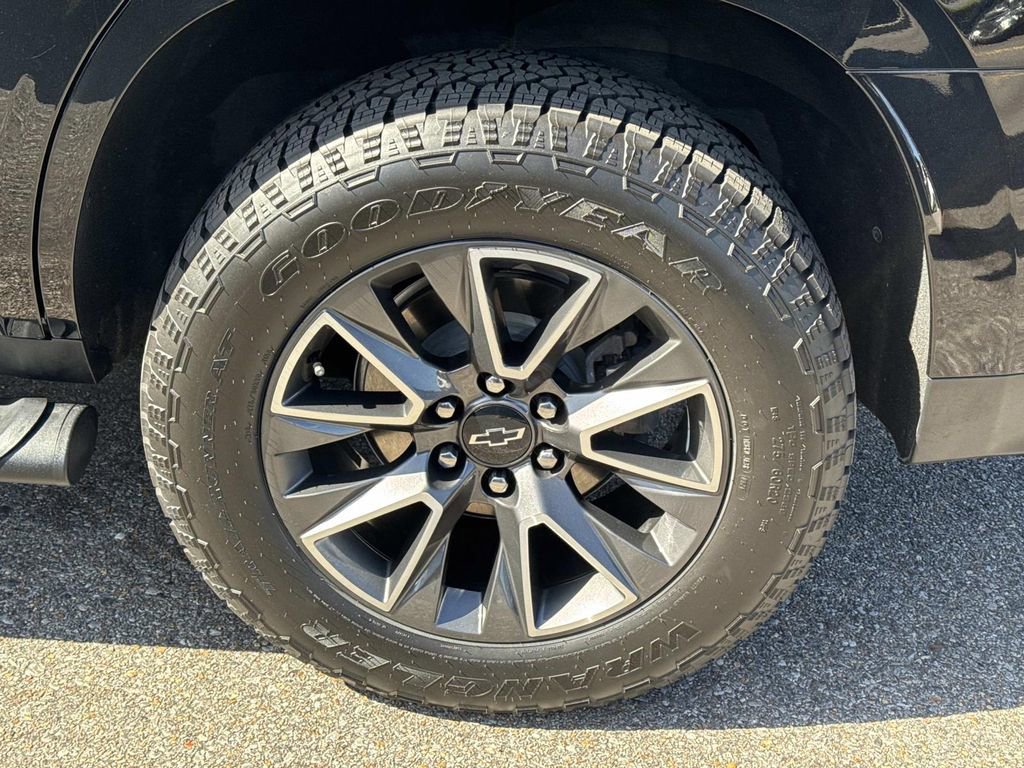 Used 2023 Chevrolet Tahoe Z71 w/ Z71 Off-Road Package image 4