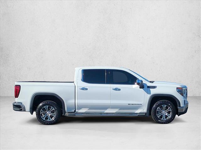 Used 2022 GMC Sierra 1500 SLT w/ SLT Convenience Package AWD/4WD image 4