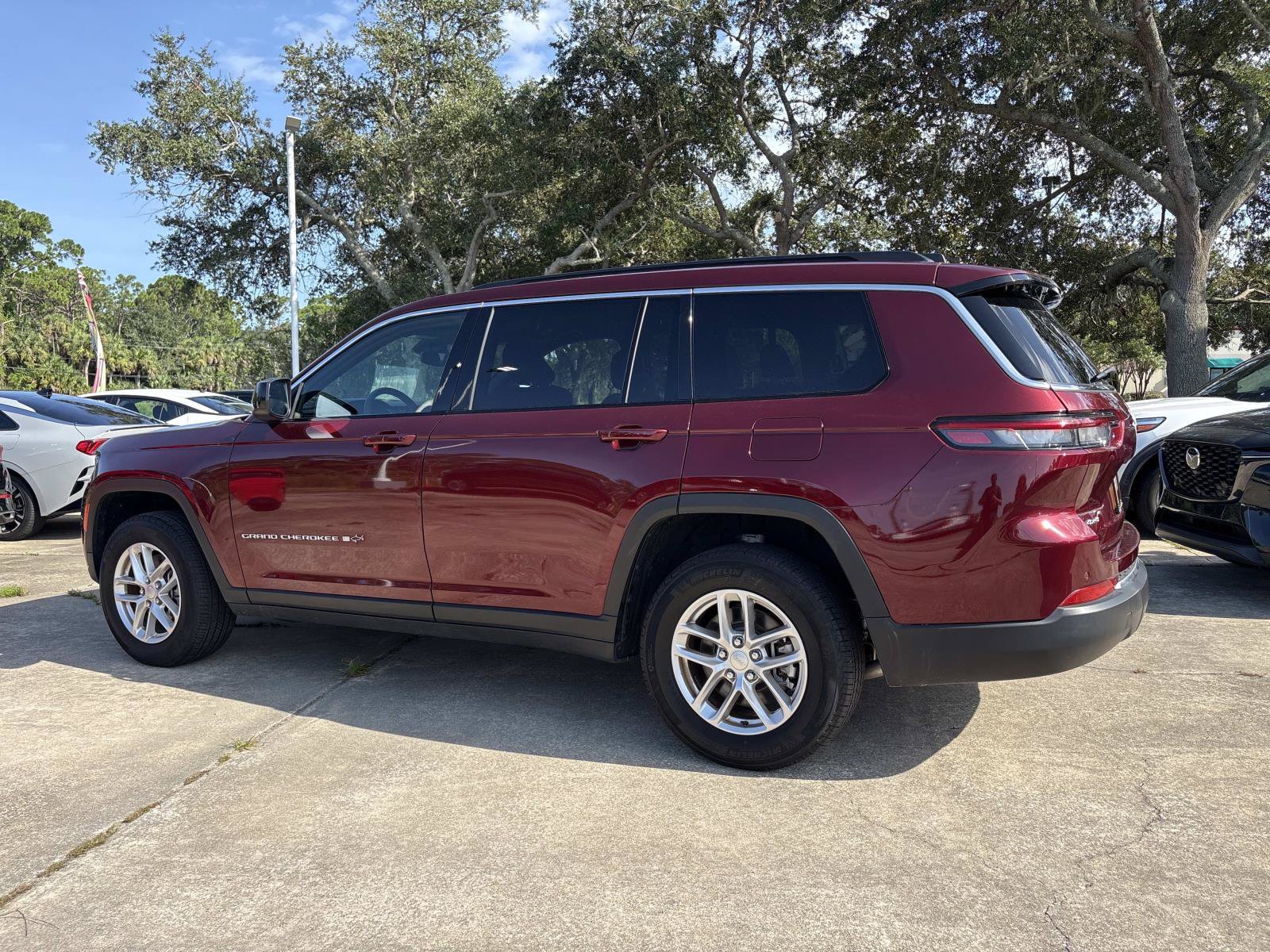 Certified 2024 Jeep Grand Cherokee L Laredo w/ Trailer Tow Package AWD/4WD image 5