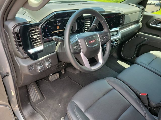 Used 2026 GMC Sierra 1500 SLT AWD/4WD image 3