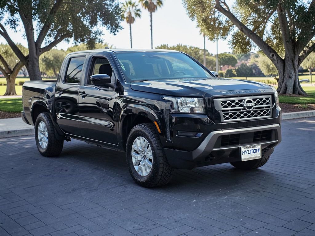 Used 2023 Nissan Frontier SV AWD/4WD image 4
