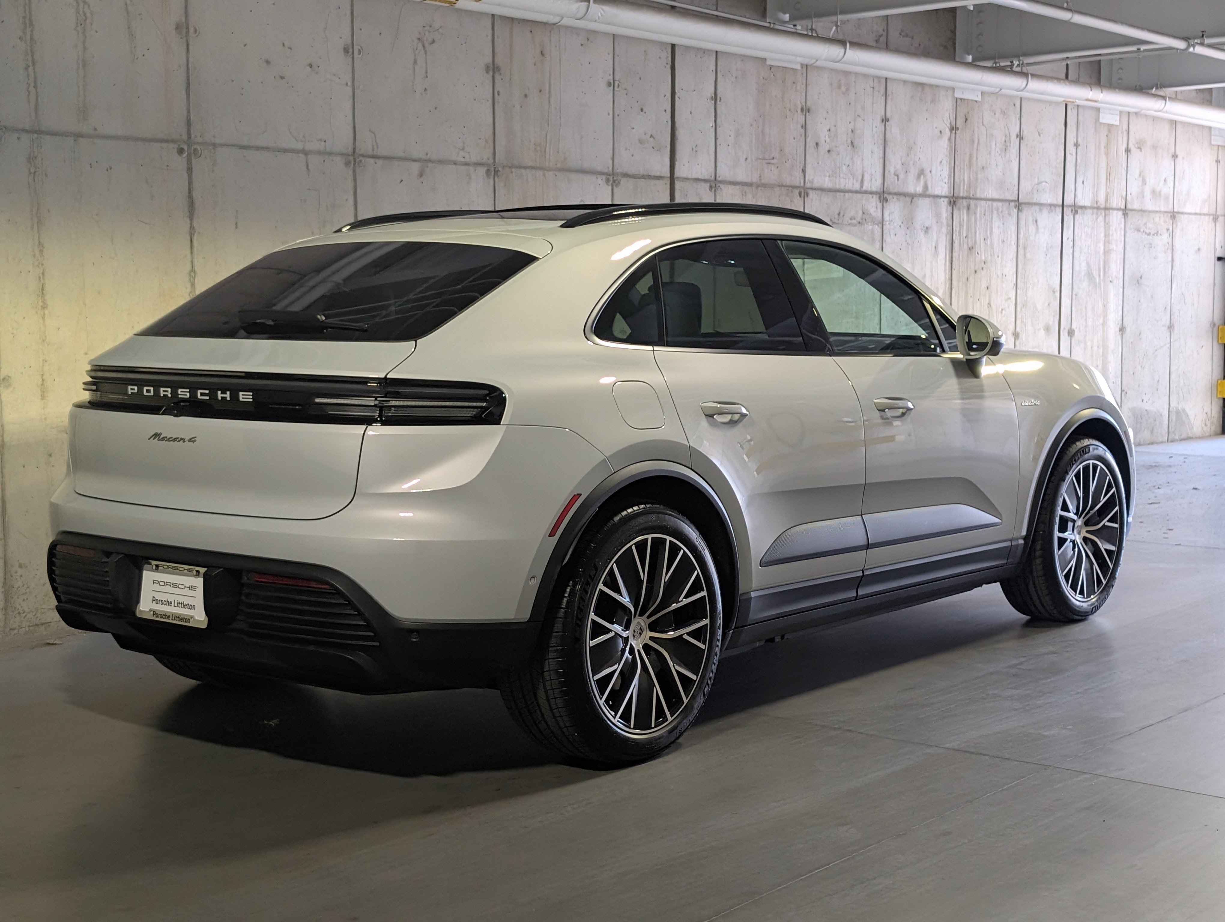 New 2026 Porsche Macan 4 Electric AWD/4WD image 9