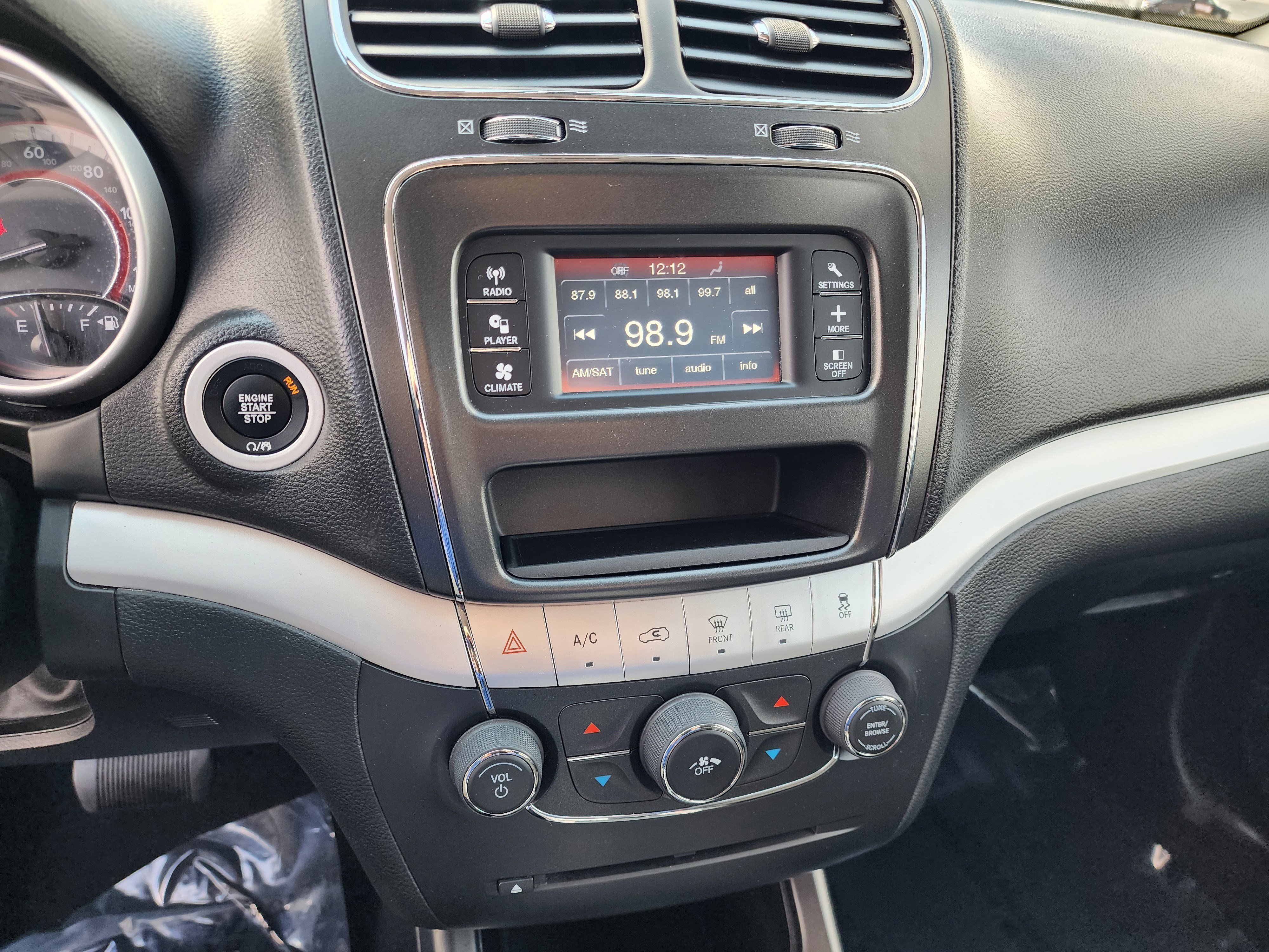 Used 2020 Dodge Journey SE w/ SE Popular Equipment Group image 19