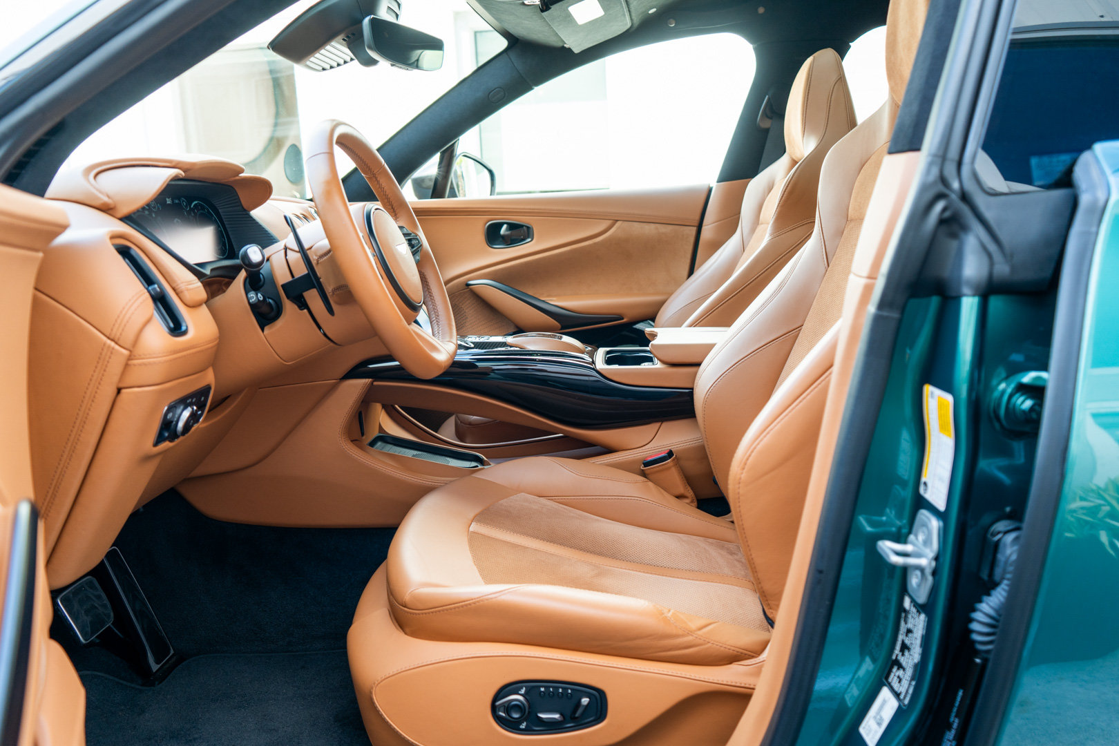 Used 2023 Aston Martin DBX 707 AWD/4WD image 3
