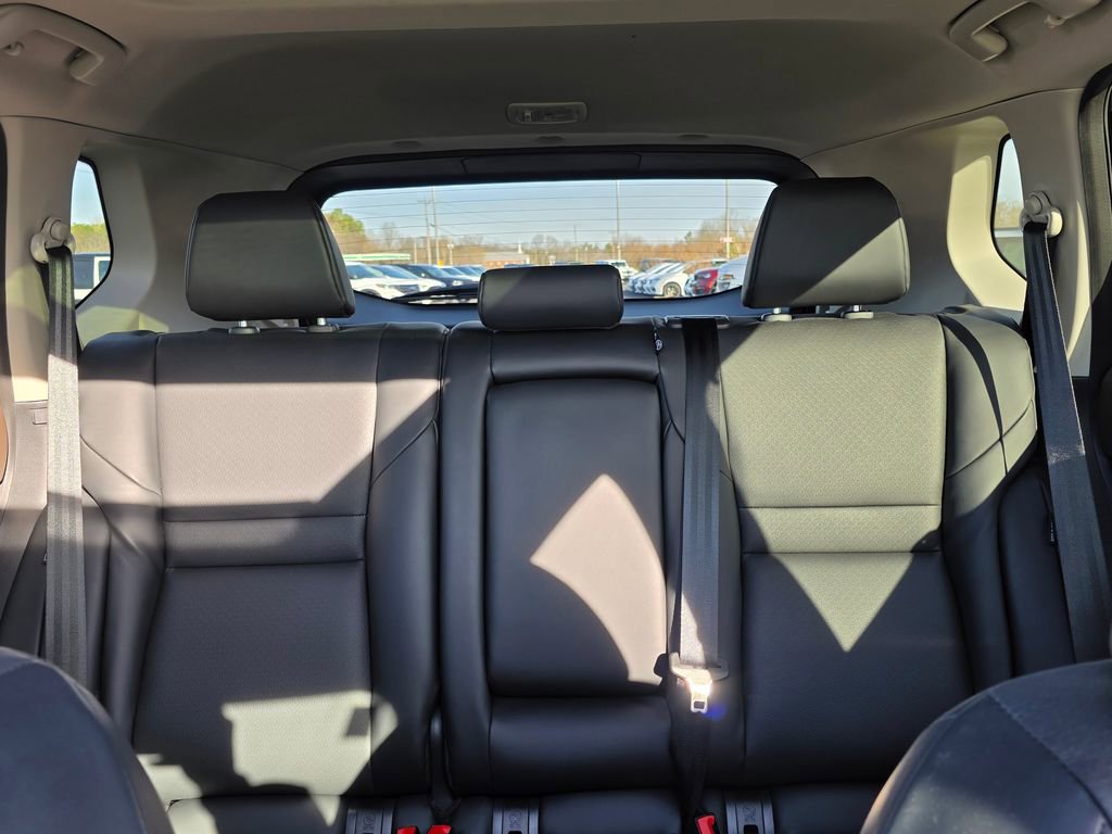 Used 2023 Nissan Rogue SV w/ SV Premium Package image 30