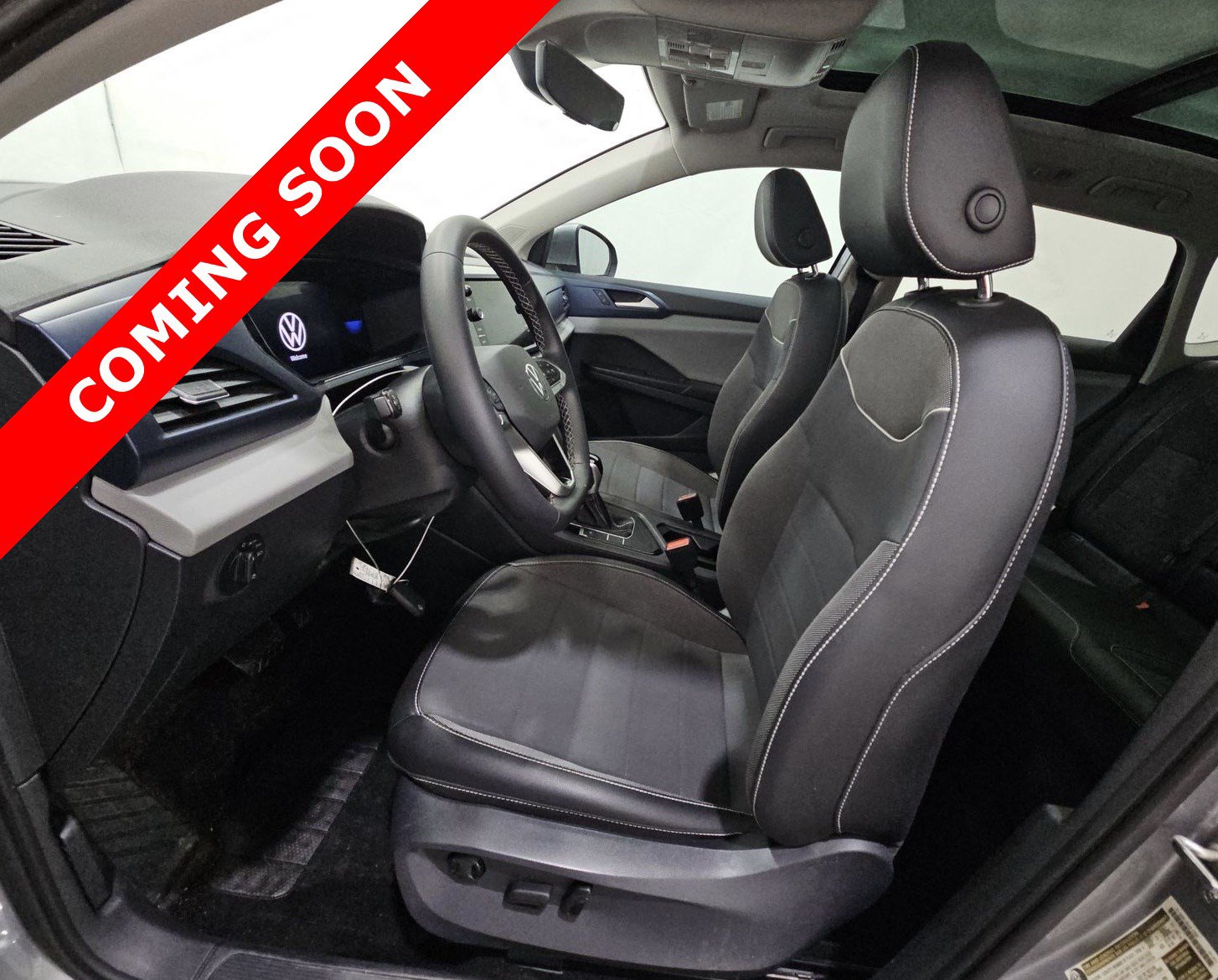 Used 2023 Volkswagen Taos SE w/ Panoramic Sunroof Package FWD image 6