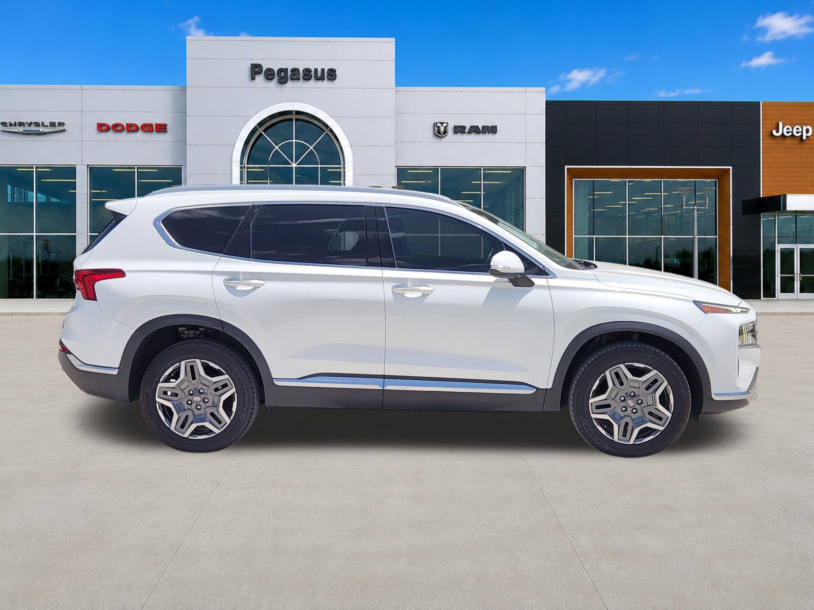 Used 2022 Hyundai Santa Fe SEL Premium w/ Cargo Package AWD/4WD image 7