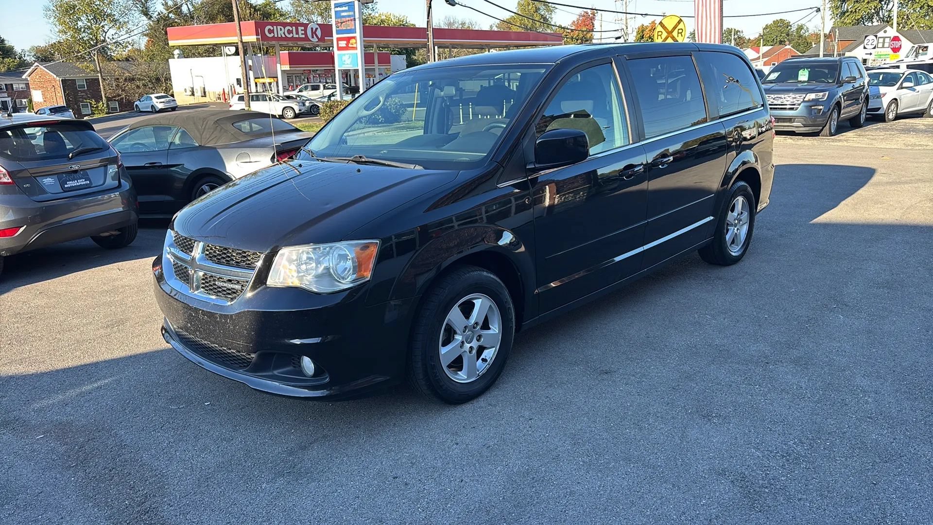 Used 2012 Dodge Grand Caravan Crew FWD image 5