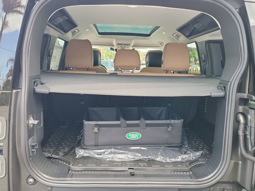 New 2026 Land Rover Defender 110 X-Dynamic SE AWD/4WD image 10