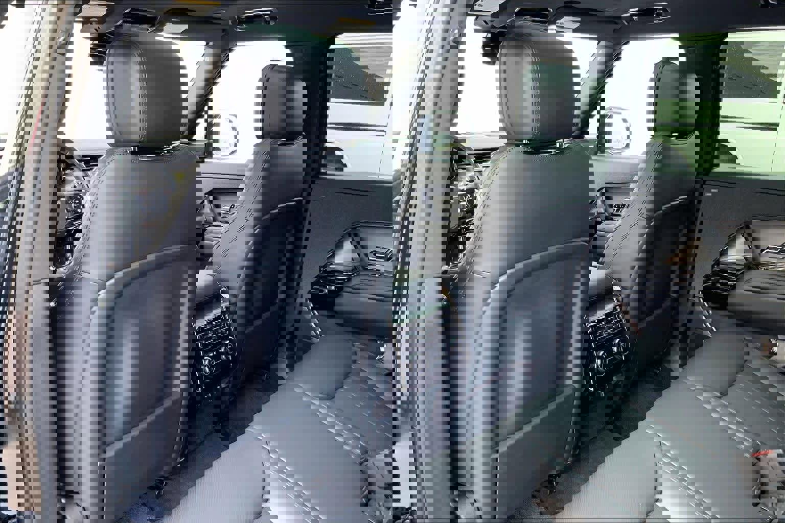 Used 2025 Land Rover Range Rover Sport Dynamic SE image 12