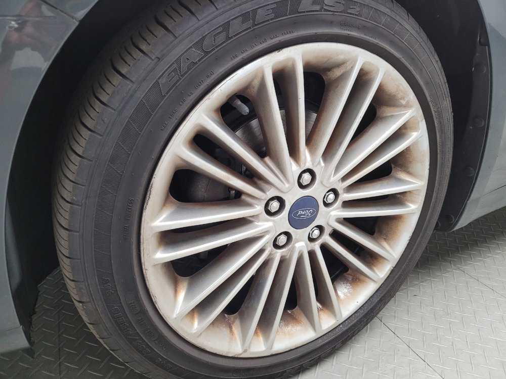 Used 2015 Ford Fusion SE w/ Equipment Group 202A FWD image 31