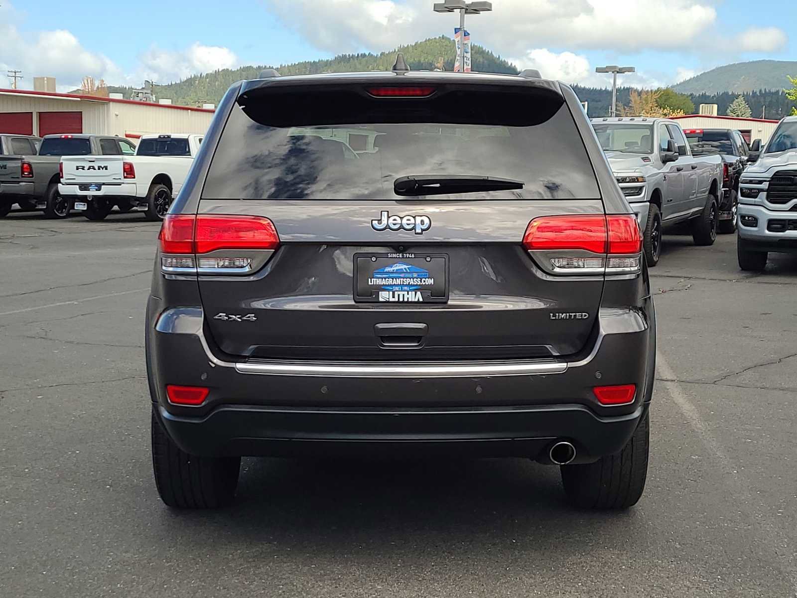 Used 2016 Jeep Grand Cherokee Limited image 13