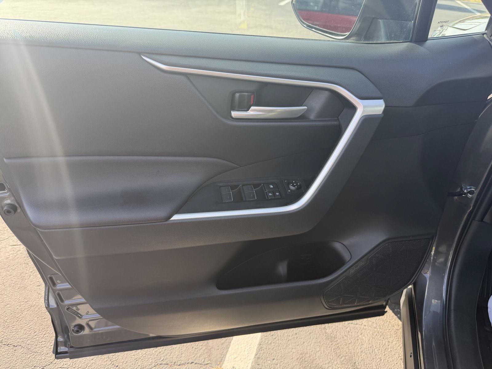 Used 2023 Toyota RAV4 XLE Premium FWD image 10
