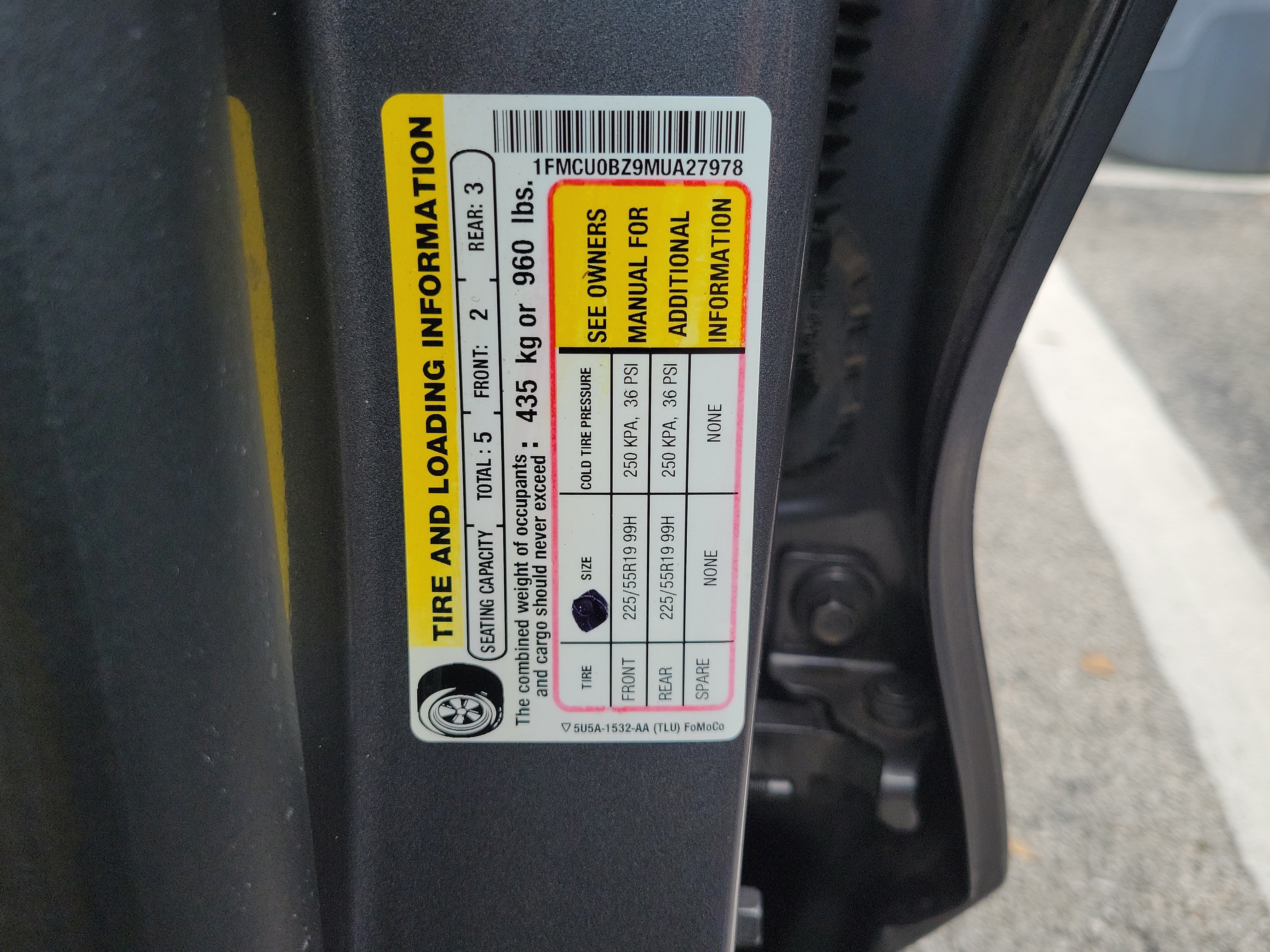 Certified 2021 Ford Escape SE w/ SE Sport Appearance Package FWD image 30