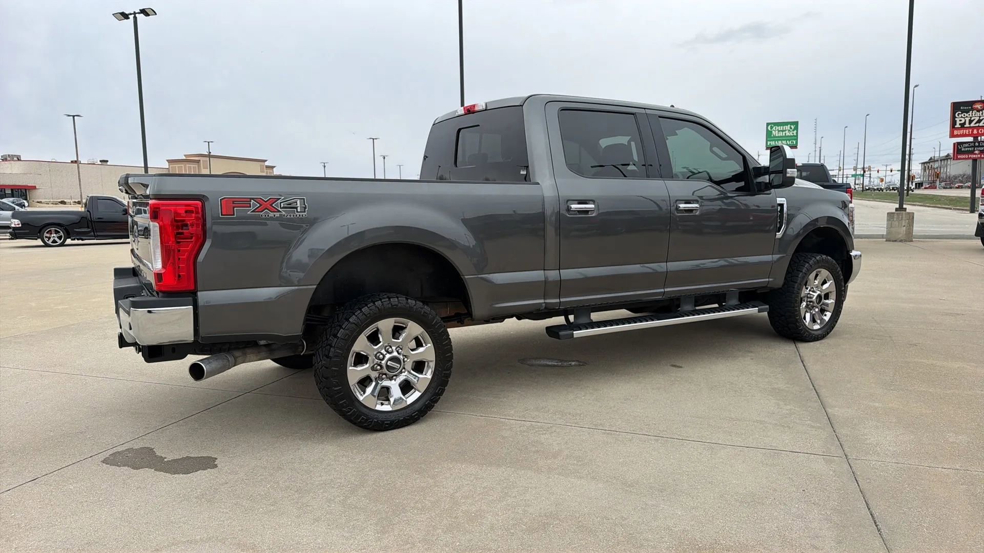 Used 2019 Ford F250 Lariat w/ Chrome Package image 24