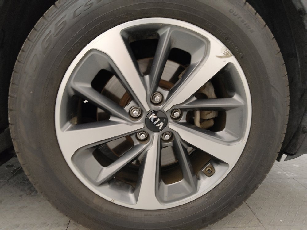Used 2019 Kia Sorento EX FWD image 31