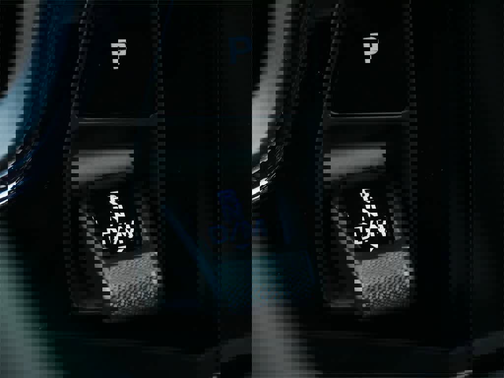 New 2025 Porsche Cayenne Turbo image 27