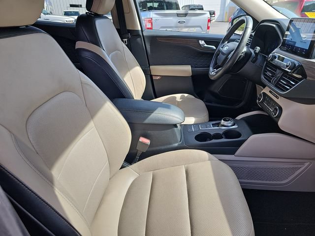 Used 2020 Ford Escape Titanium AWD/4WD image 12