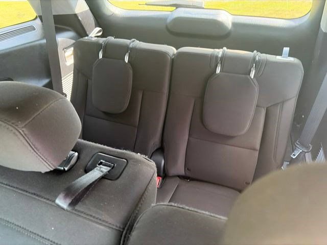 Used 2021 Ford Explorer XLT AWD/4WD image 35