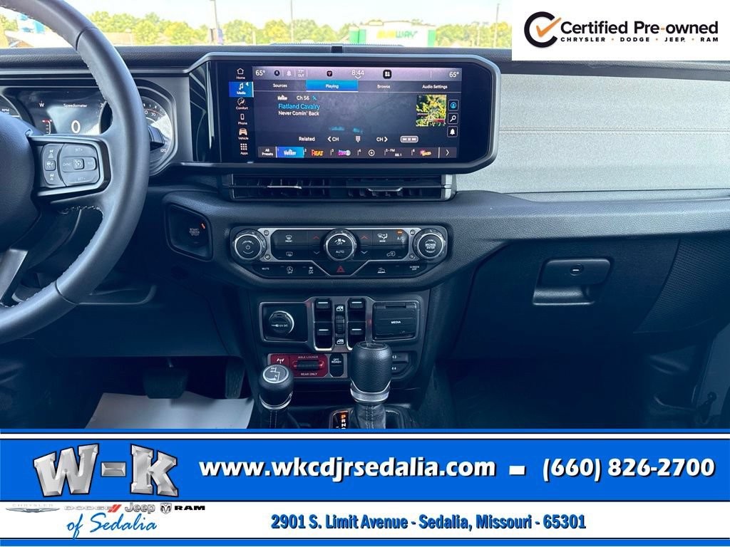 Certified 2025 Jeep Gladiator Sport AWD/4WD image 30