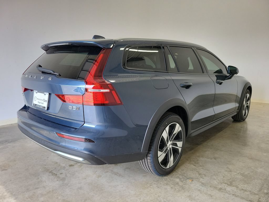 New 2026 Volvo V60 B5 Cross Country Plus w/ Climate Package AWD/4WD image 5